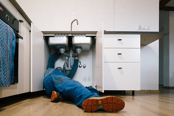 Professional Emergency Plumber technician working in Killingworth, CT